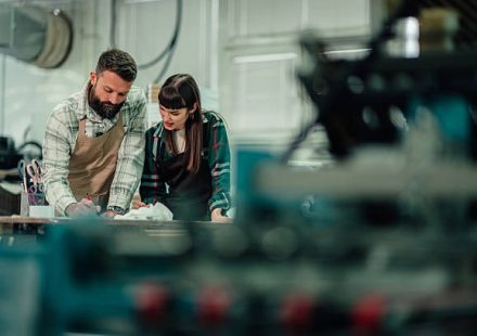 Bootstrapping vs Funding: What’s Better for Startups?